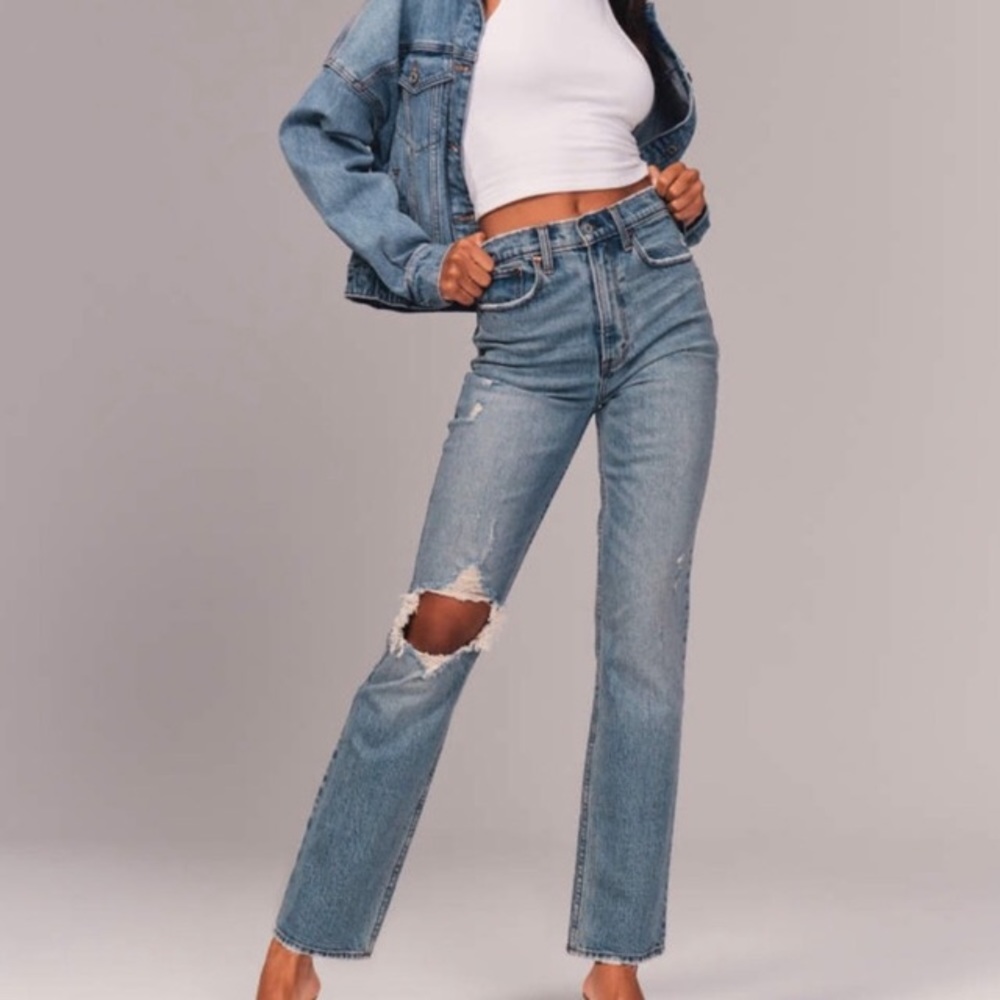 Abercrombie & Fitch 24/00 The 90s Straight Ultra High-Rise Jean 0224